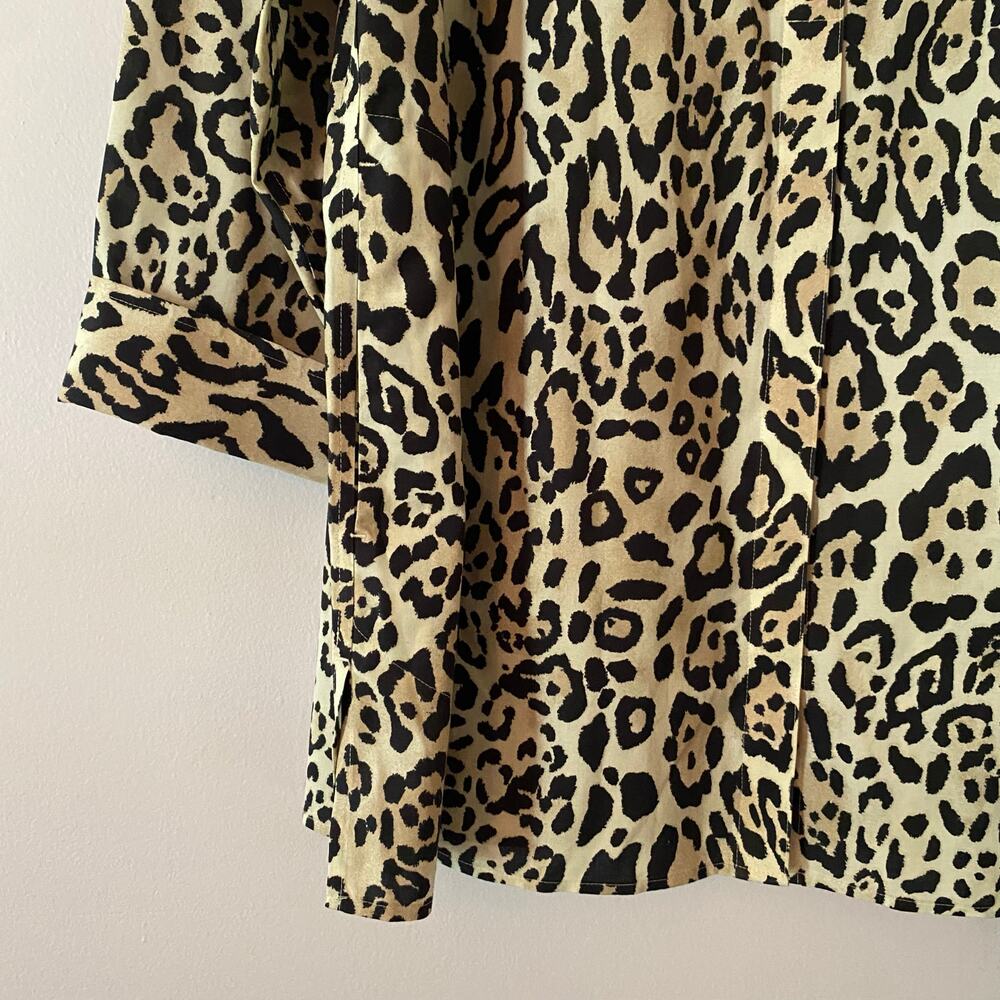 Chico's Animal Print Leopard No Iron Button Down Long Shirt Preppy 3 / 16 / 18 - Picture 4 of 10